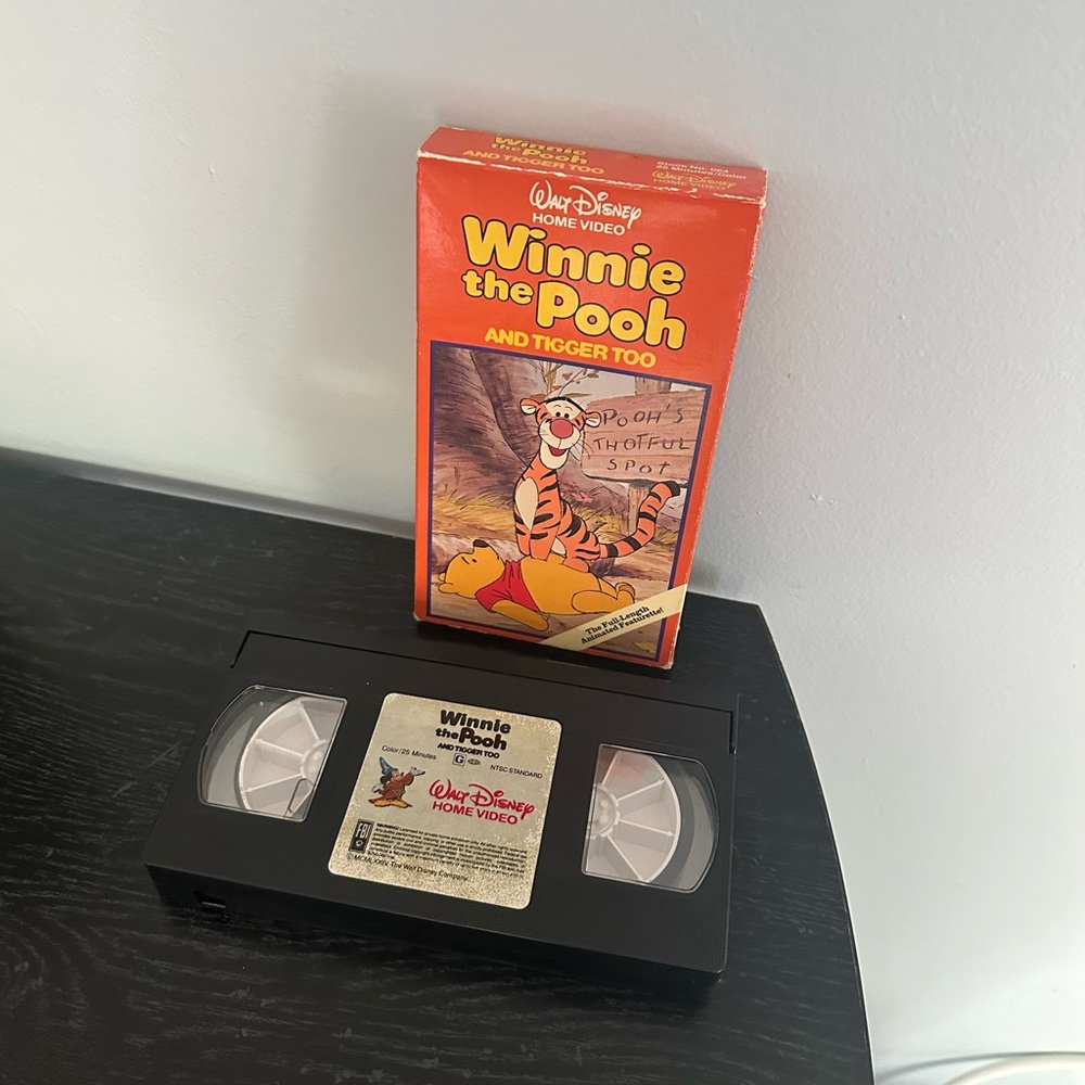 WALT DISNEY WINNIE THE POOH AND TIGGER TOO VHS TAPE